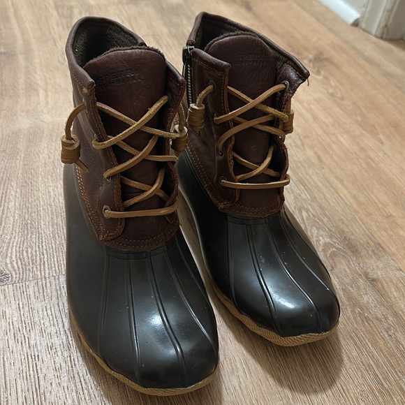 SPERRY | Women’s Saltwater Duck Boot - Picture 3 of 11